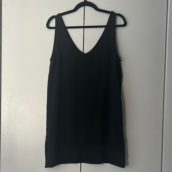 Tildon Black V-Neck Sleeveless Top - Picture 1 of 3